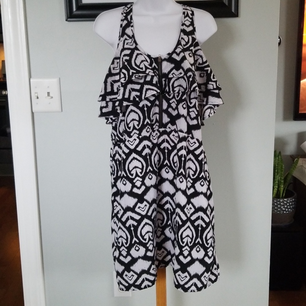 Ya Los Angeles Black/White Printed Dress - Large